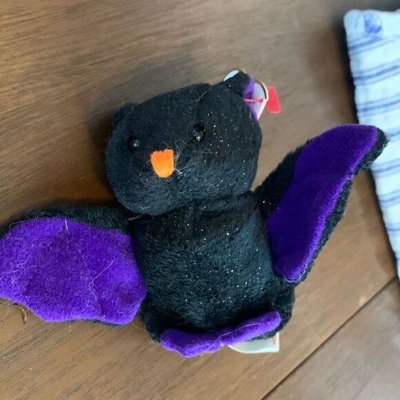 Scream the black bat - Picture 1 of 5